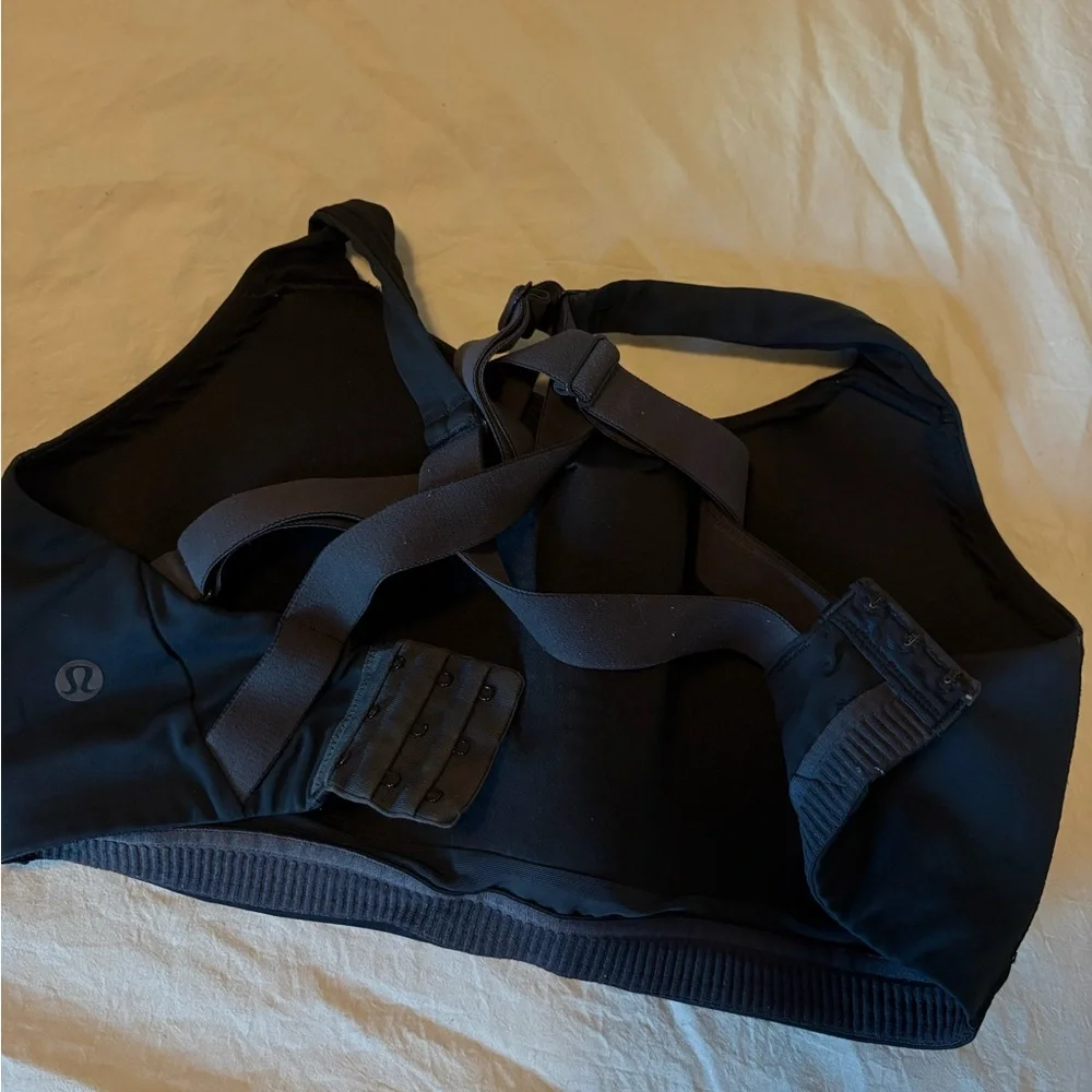 Lululemon bra - Picture 2 of 3